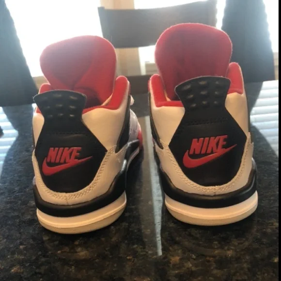 Jordan 4 Retro Fire Red - Youth Size 3 - Picture 7 of 9